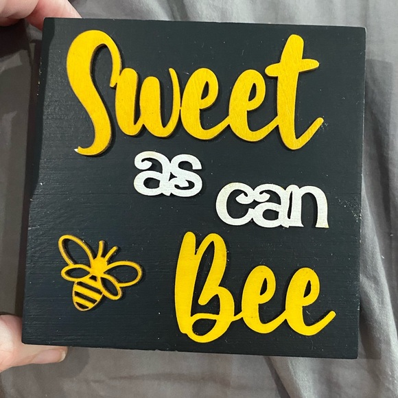 Custom Bee 4 piece set. Never used - Picture 2 of 5